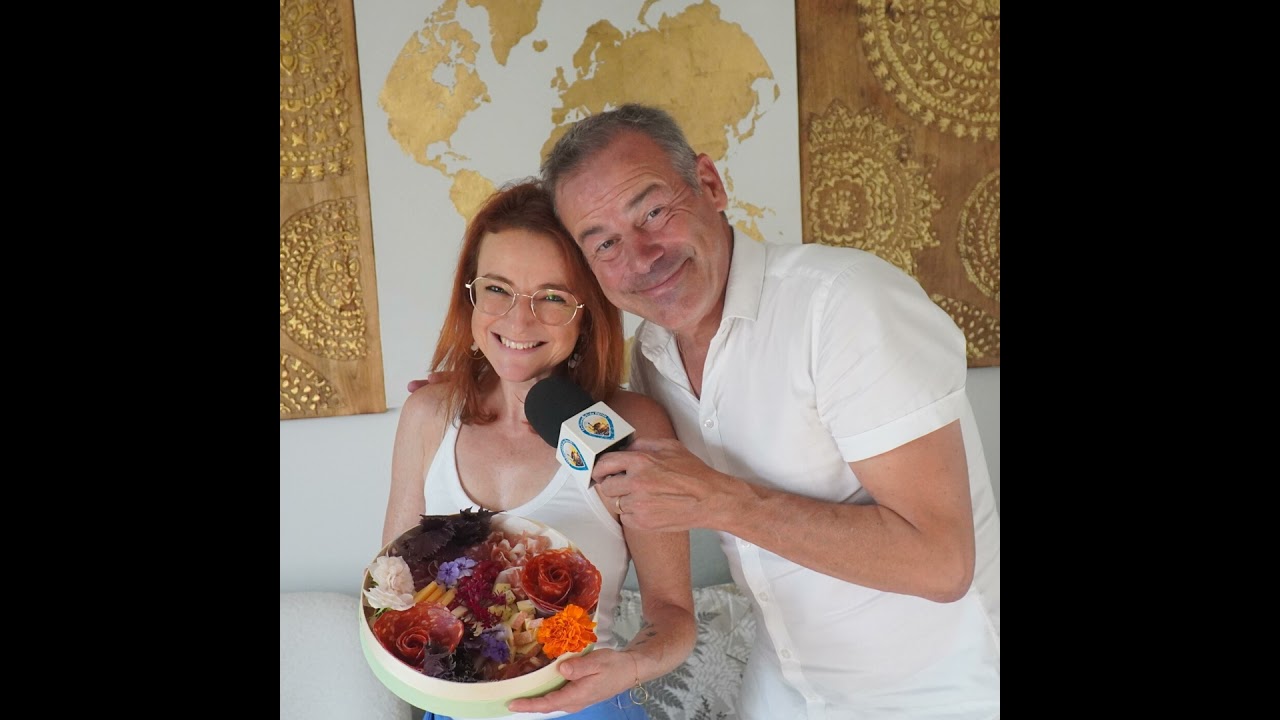 Avec sa structure Pétales et Gourmandises, Anne Guilbert vous livre des plateaux salés, sucrés et...