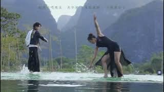 Танец Сяо Юй Ляна в воде / Xiao Yu Liang dancing #ultimatenote #сяоюйлян #xiaoyuliang #肖宇梁
