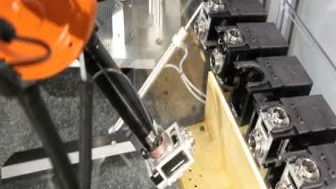 Roughness measurement with the help of a robot