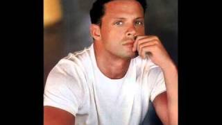 Watch Luis Miguel Siento video