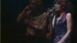 Linda Ronstadt - It's So Easy (LIVE) chords