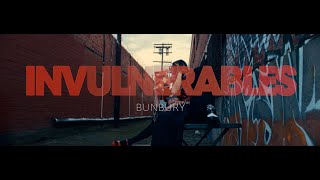 Video thumbnail of "Bunbury - Invulnerables (Videoclip Oficial)"