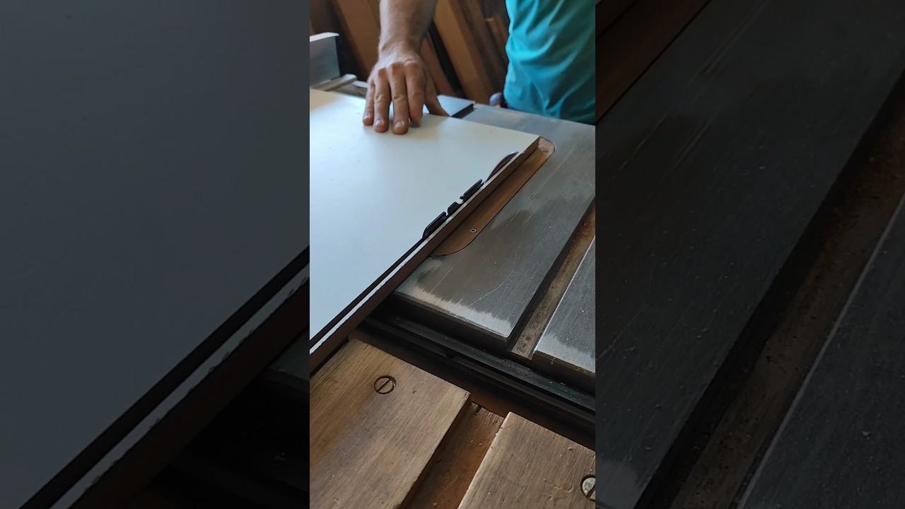 Cortando MDF na serra de bancada dewalt 