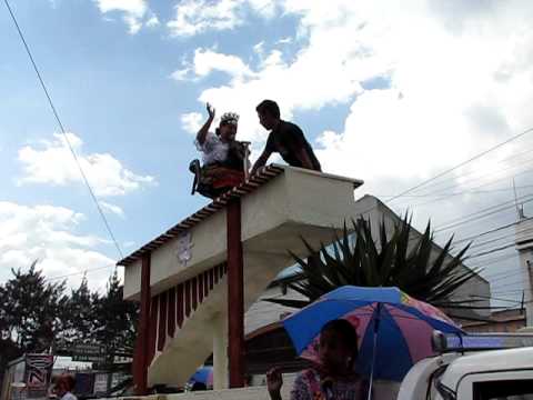 Princesa Indigena Nacional en carroza