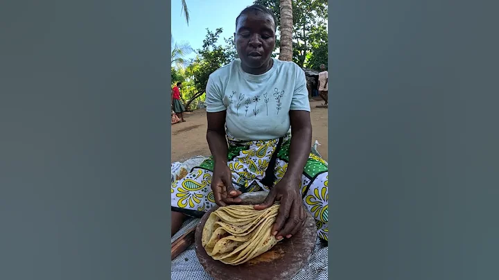 African Village Mom’s Secret to Ultra-Soft Chapatis 🌴Quick 1-Minute Recipe Reveal#shortsfeed #fyp
