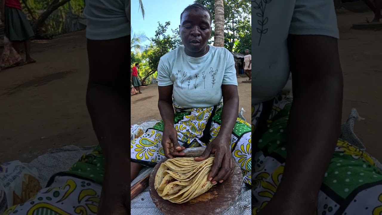 African Village Mom’s Secret to Ultra-Soft Chapatis 🌴Quick 1-Minute Recipe Reveal