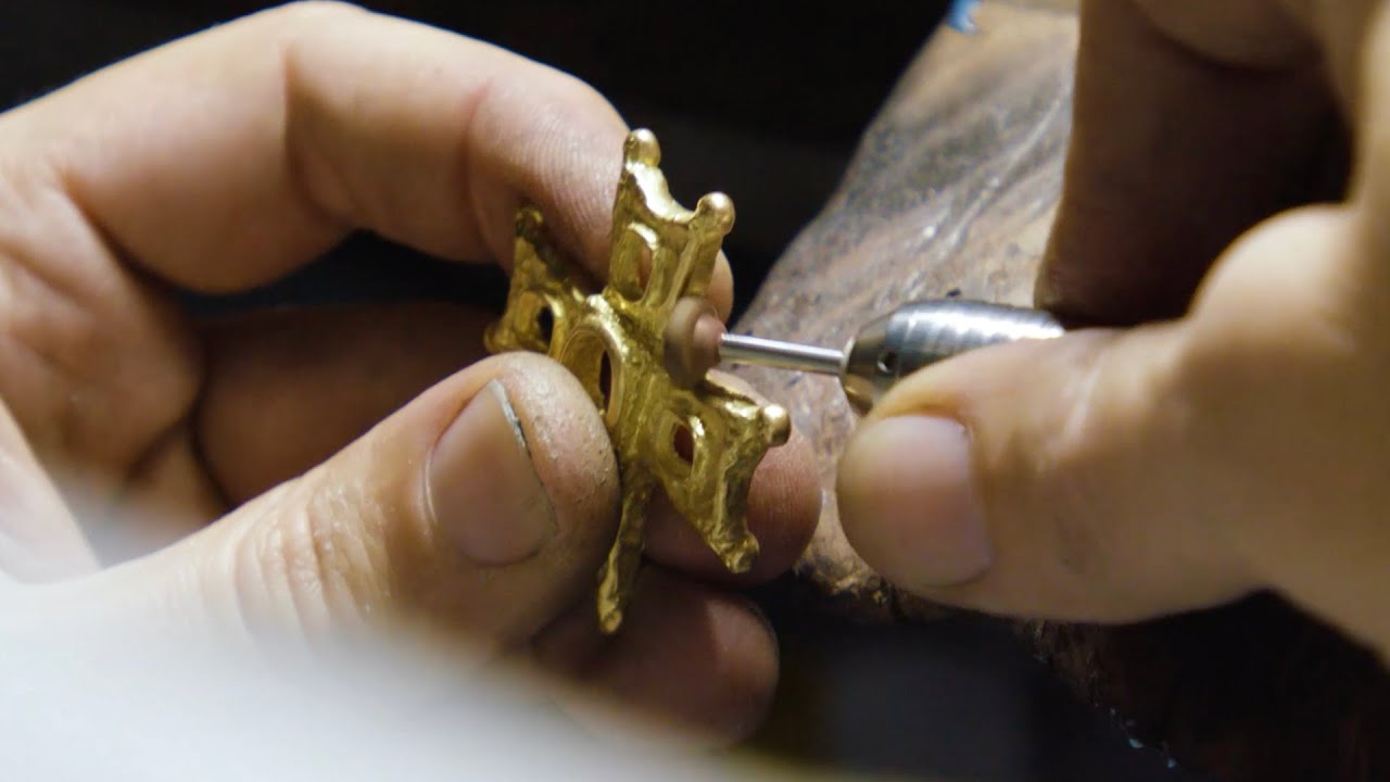 Alta Gioielleria Cross Pendant - The Making Of