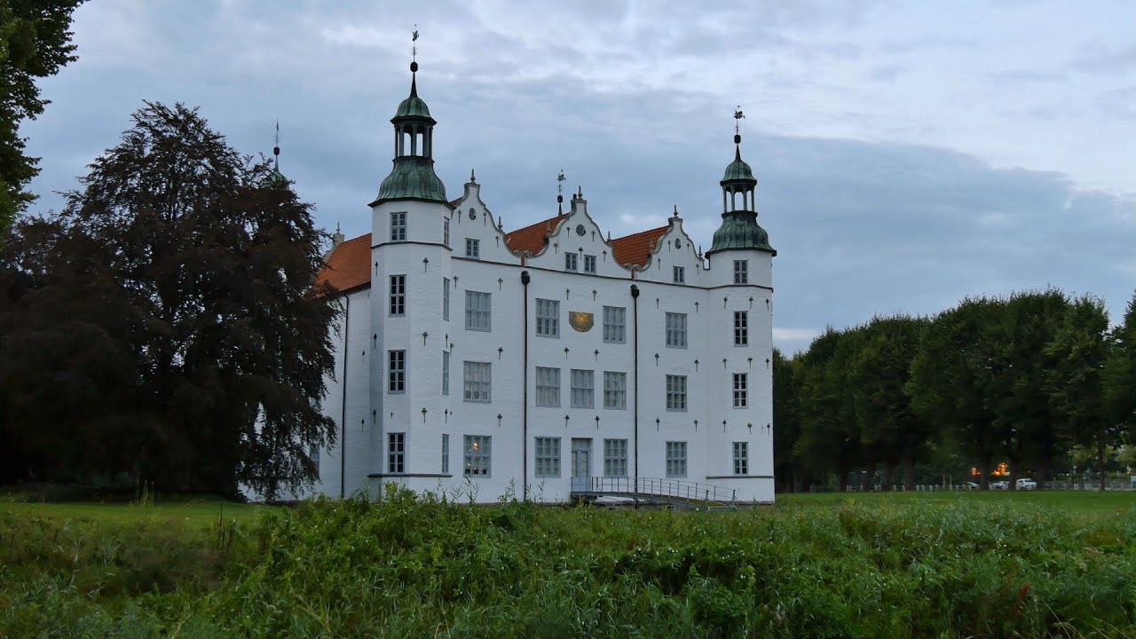 Ahrensburg, Schloss, Abenddämmerung im August - Full HD (1080p) Videobild wolken magazine