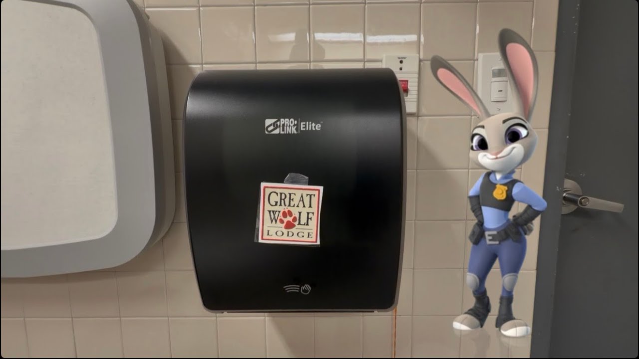 Pro Link Elite Automatic Towel Dispenser At The Great Wolf Lodge Water Park Grand Mound Washington 