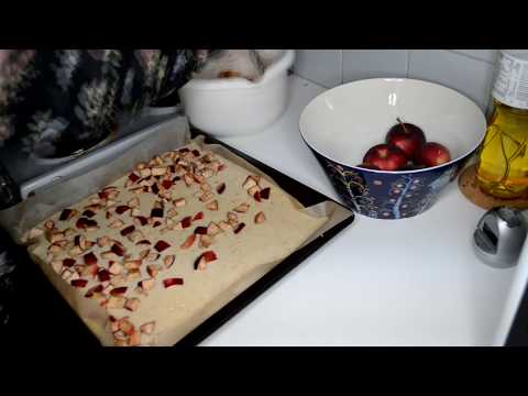 Incredibly tender and delicious apple pie.
Cooking and ingredients:
Sugar 130 g
Add 3 eggs
Vanilla s. 