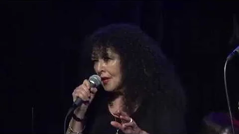 Kentucky Thunder  FEAT Vickie Carrico "Love Is A G...