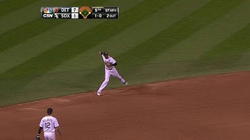 DET@CWS: Ramirez makes a tough play to nab runner