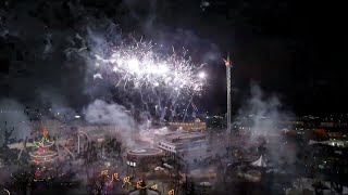 Pretpark Tivoli in Kopenhagen viert nieuwe koning met vuurwerkshow (DR1)