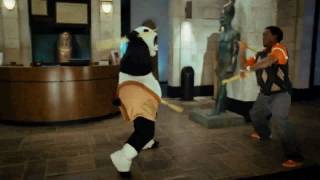 :: Kung Fu Panda :: Vs :: negro looco ::       . . . .     ( Disaster Movie )