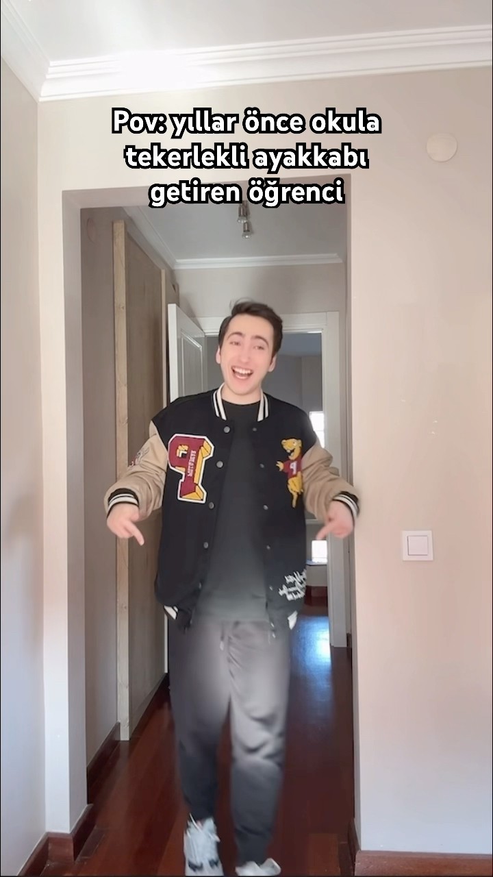 Okula tekerlekli ayakkabı getirmek