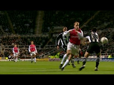 Dennis Bergkamp pirouette goal vs Newcastle | 2001/02 [HQ]