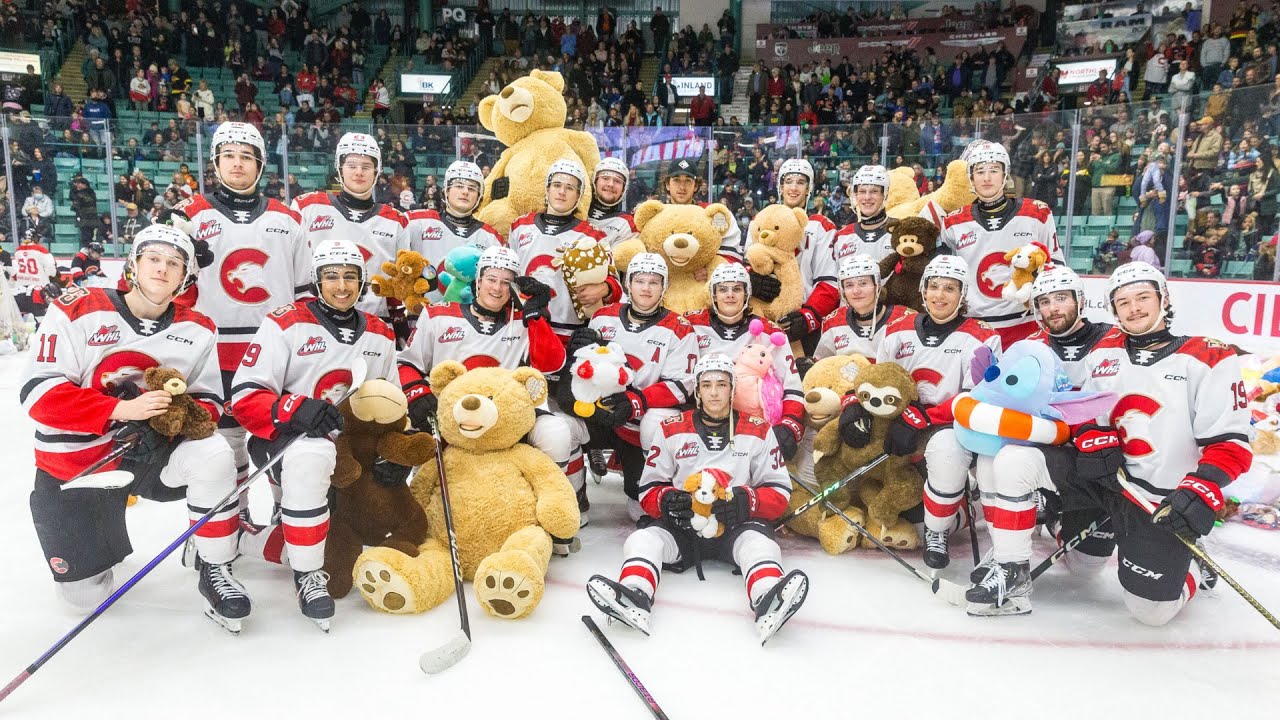 2023-teddy-bear-toss-goal-prince-george-cougars-terik-parascak