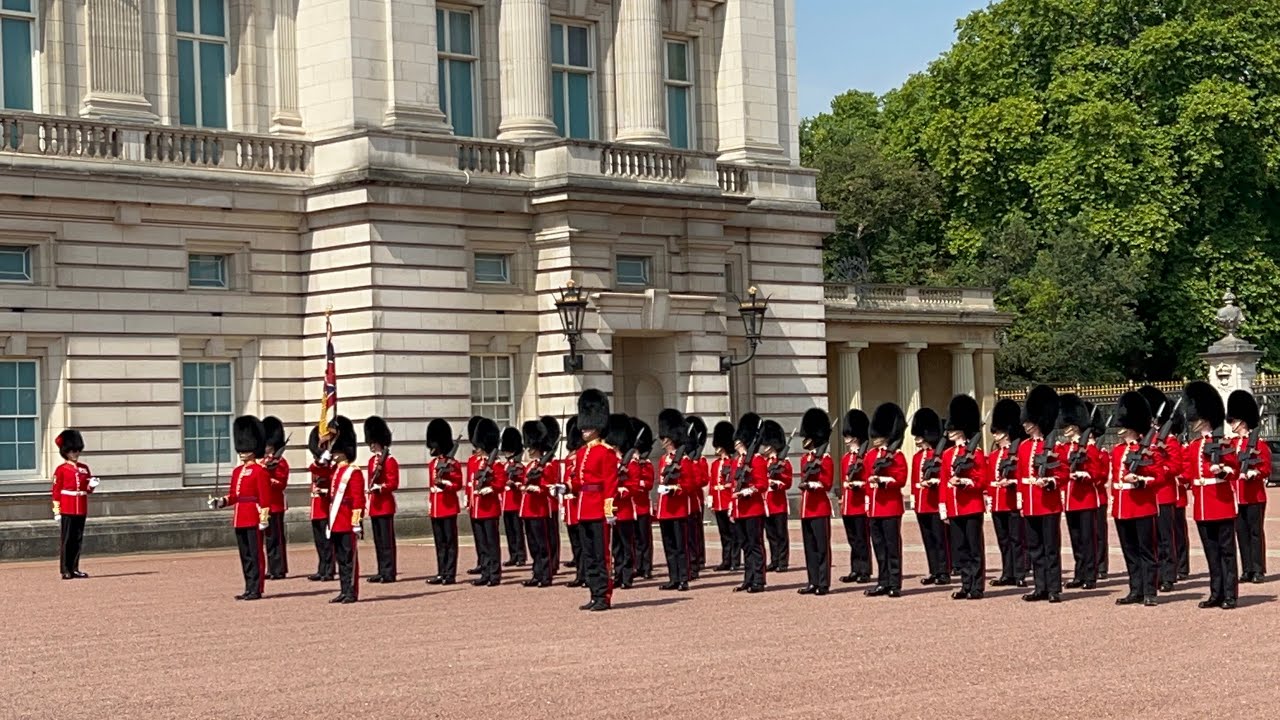 20/07/2022 Changing of the Guard at Buckingham Palace 버킹엄궁전 근위병 교대식