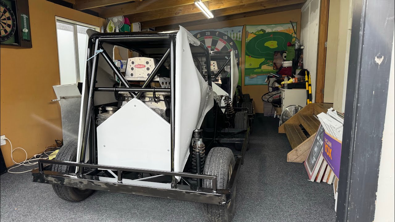 The cars return, greensheeting and Practice. 