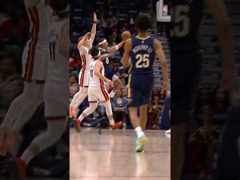 Jeremiah Fears wheels to the rim to beat the buzzer #pelicans #heat #highlights