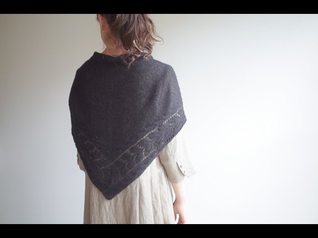 手編み リーフ模様の半月ショール ハンドメイド ウール100％ ピンク　かぎ針編 完成 『連続花模様の大判ショール ベビーピンク』 （ハンドメイド