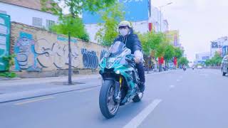 Biệt Đội Decal46 Khoác Áo Tem Đấu Xanh Mint Cho Siêu Phẩm R1