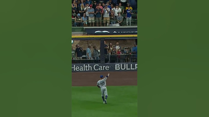 A fan asked Mookie Betts to play catch. Mookie responded. 💙