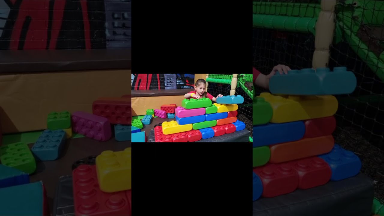 Georgia & Jessica Have Fun At A Trampoline Centre - YouTube
