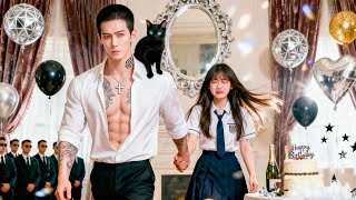 Download Lagu فتاة 18 عامًا مخدّرة من قبل العائلة، أعطت أول مرة لها لغريب 40، حبه أدهشها MP3