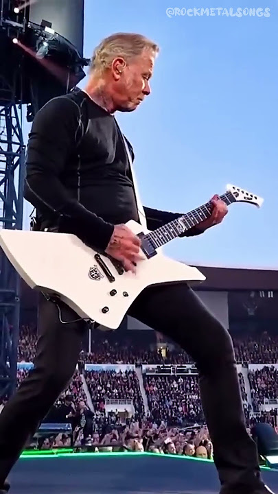 ✴️ James Hetfield’s Masterclass Performance of “Master of Puppets” 🎸🔥 | Effortlessly Cool!