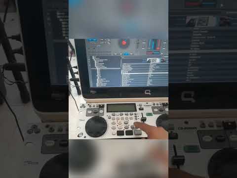 Unidad de CD  GEMINI convertida  a midi para VIRTUAL DJ. Sigueme para subir mas contenidos