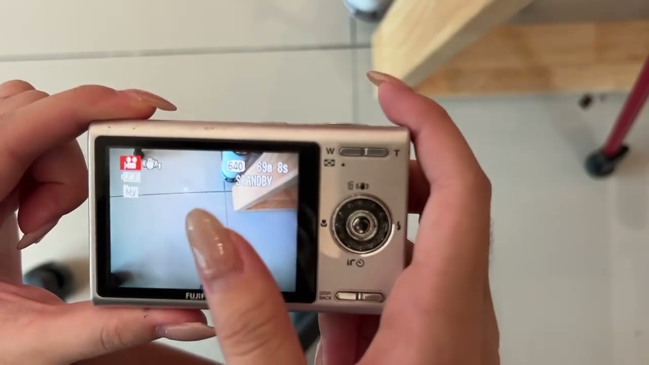 Fujifilm finepix Z200 (rare pink) - YouTube