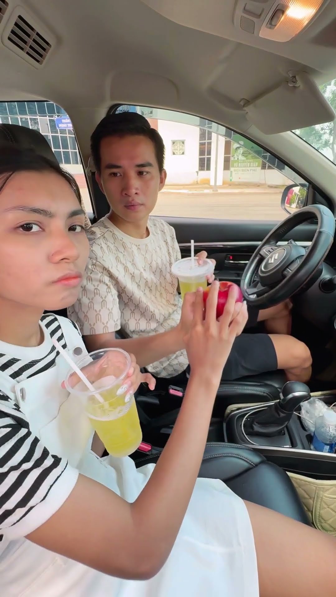 LNS - giúp anh ấy bằng cách có 1 công việc tốt || Help him by getting a good job #shorts