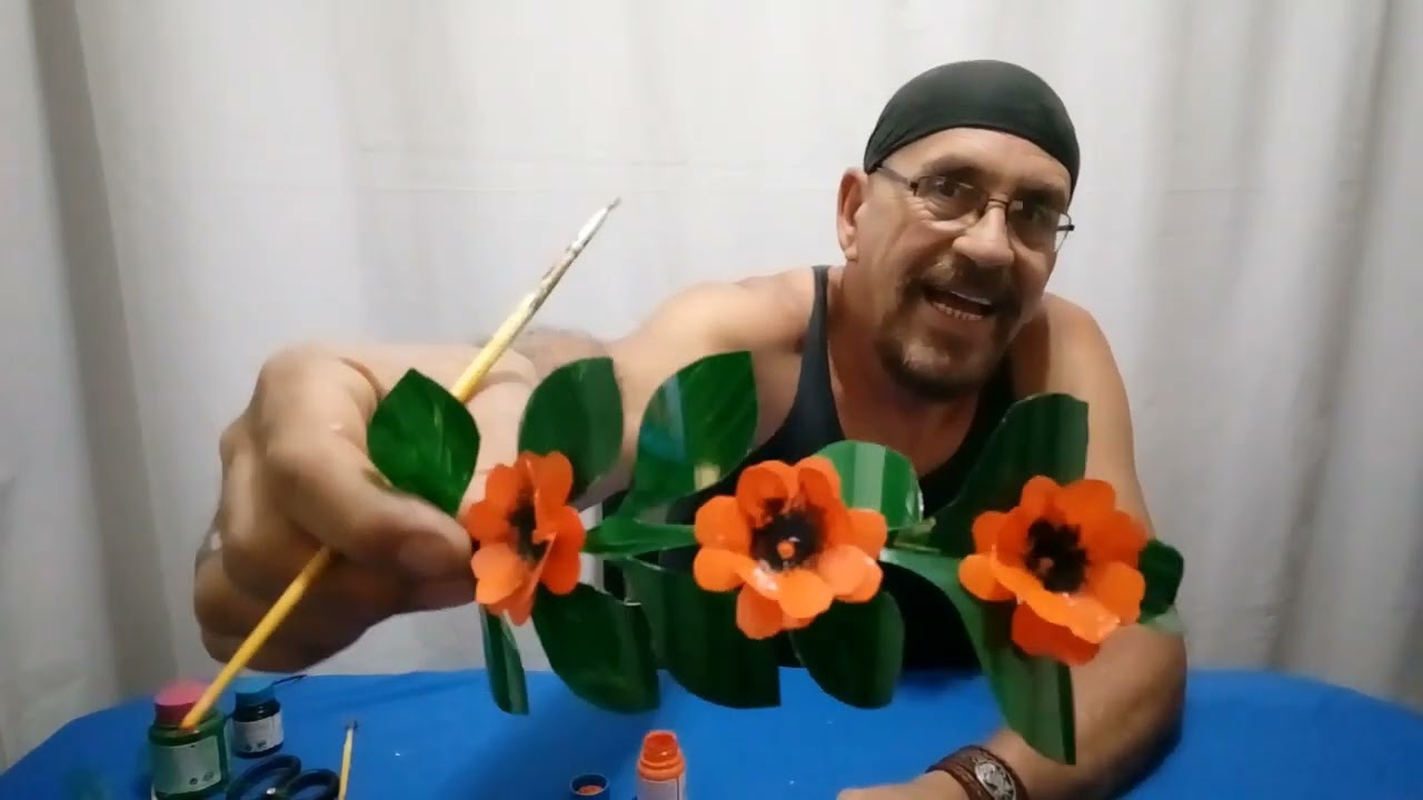 flor laranjinha de PET