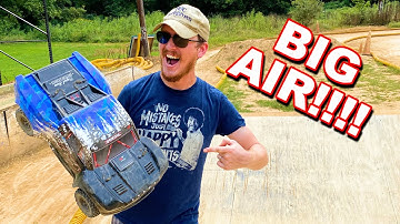 Arrma Senton V3 3s RC Car GETS BIG AIR!!! - TheRcSaylors