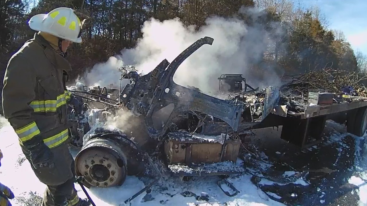 Fleeing Freightliner Fries on the Freeway - Missouri State Highway Patrol Troop C