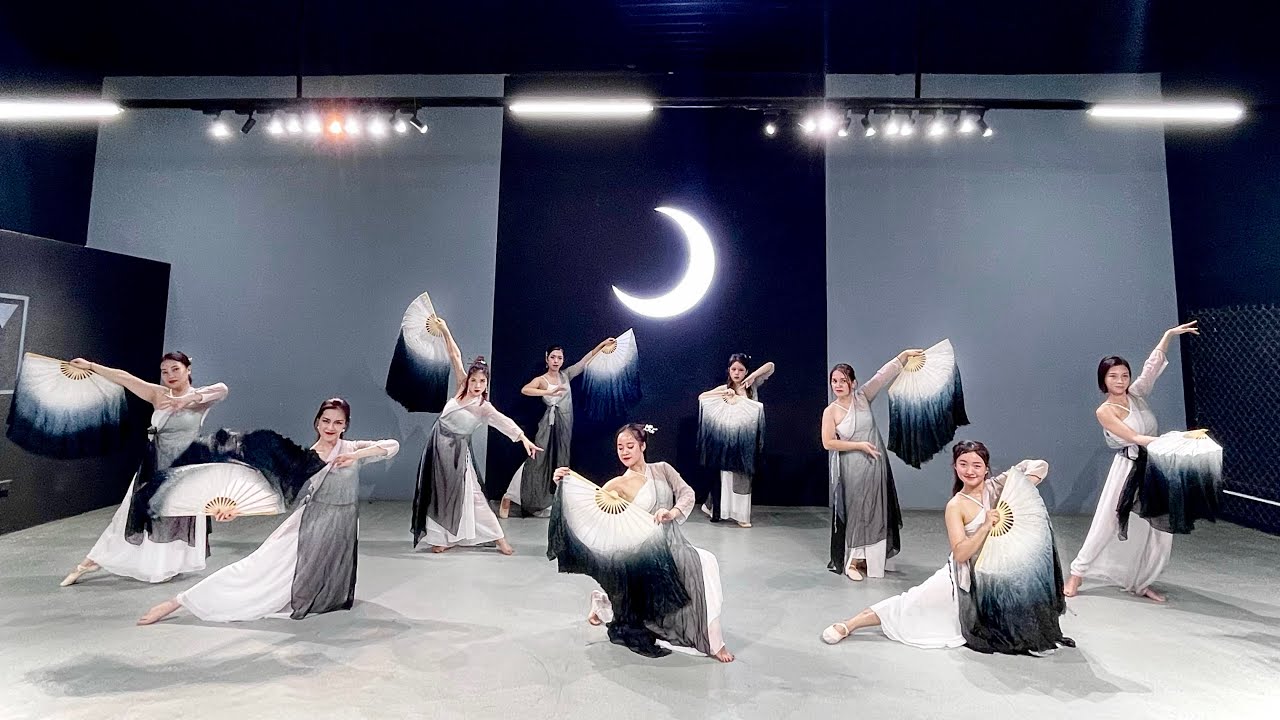 Thanh Ti - Đường Bá Hổ Annie / Lớp CT1