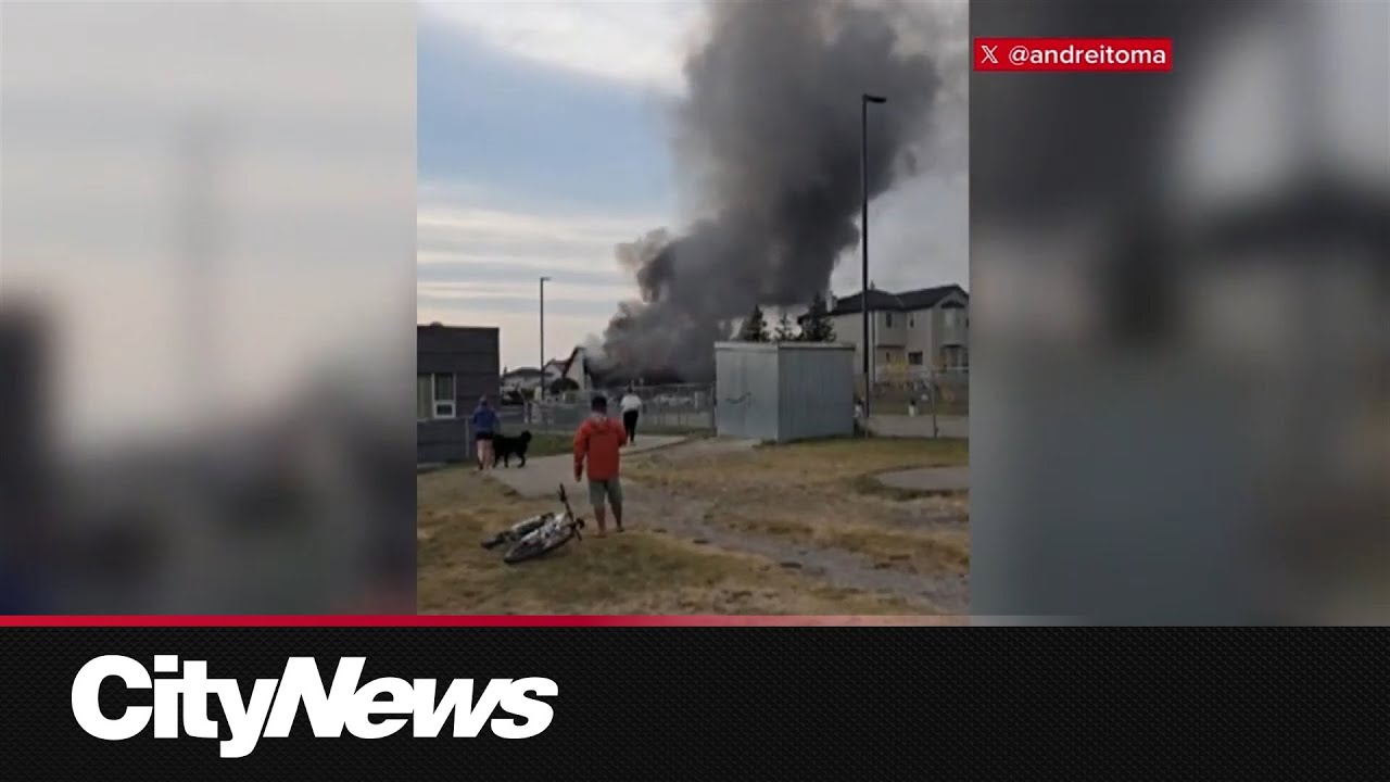 NE Calgary fire leaves two homes uninhabitable - YouTube