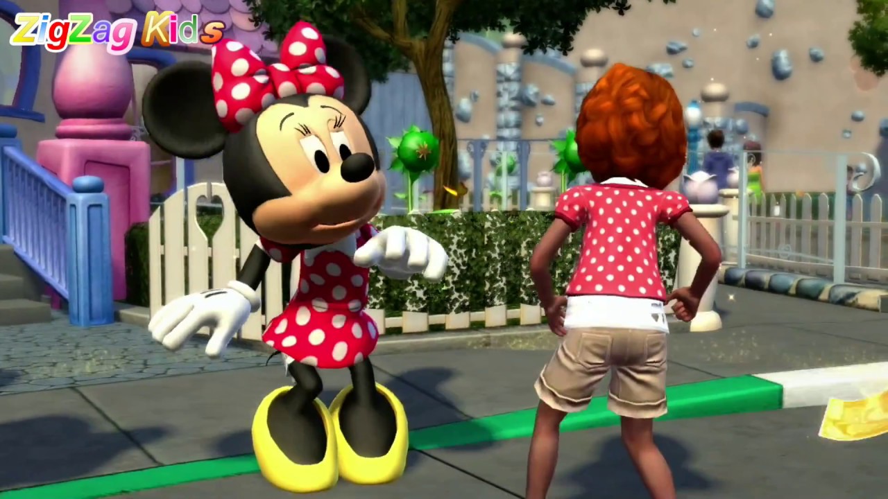 Disneyland Adventures | Taking Picture of Donald & Alice Forks ...