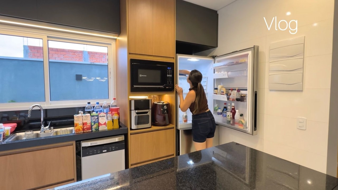 Tomei coragem 🫣 Mostrei minha geladeira por dentro sem arrumar 😥