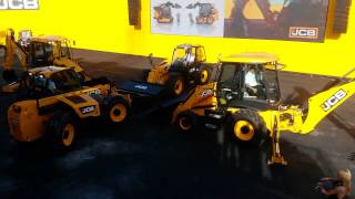 CONEXPO: JCB's dancing diggers