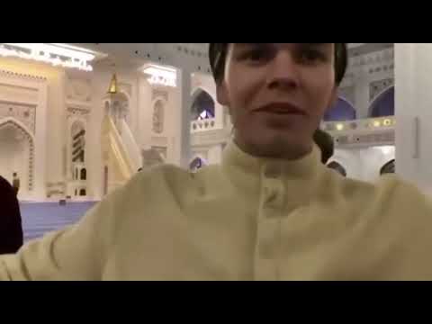 Русские туристы осквернили мечеть Чечне.Кадыров молчит.