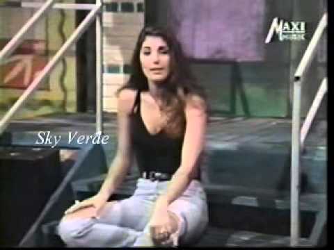 Daisy Fuentes en MTV Internacional presentando a La Ley - 1992
