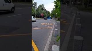 Autobuzul Otokar Kent C12 E6 #6428 tranzitand statia "Valea Ialomitei" pe linia 221 surprins din spt