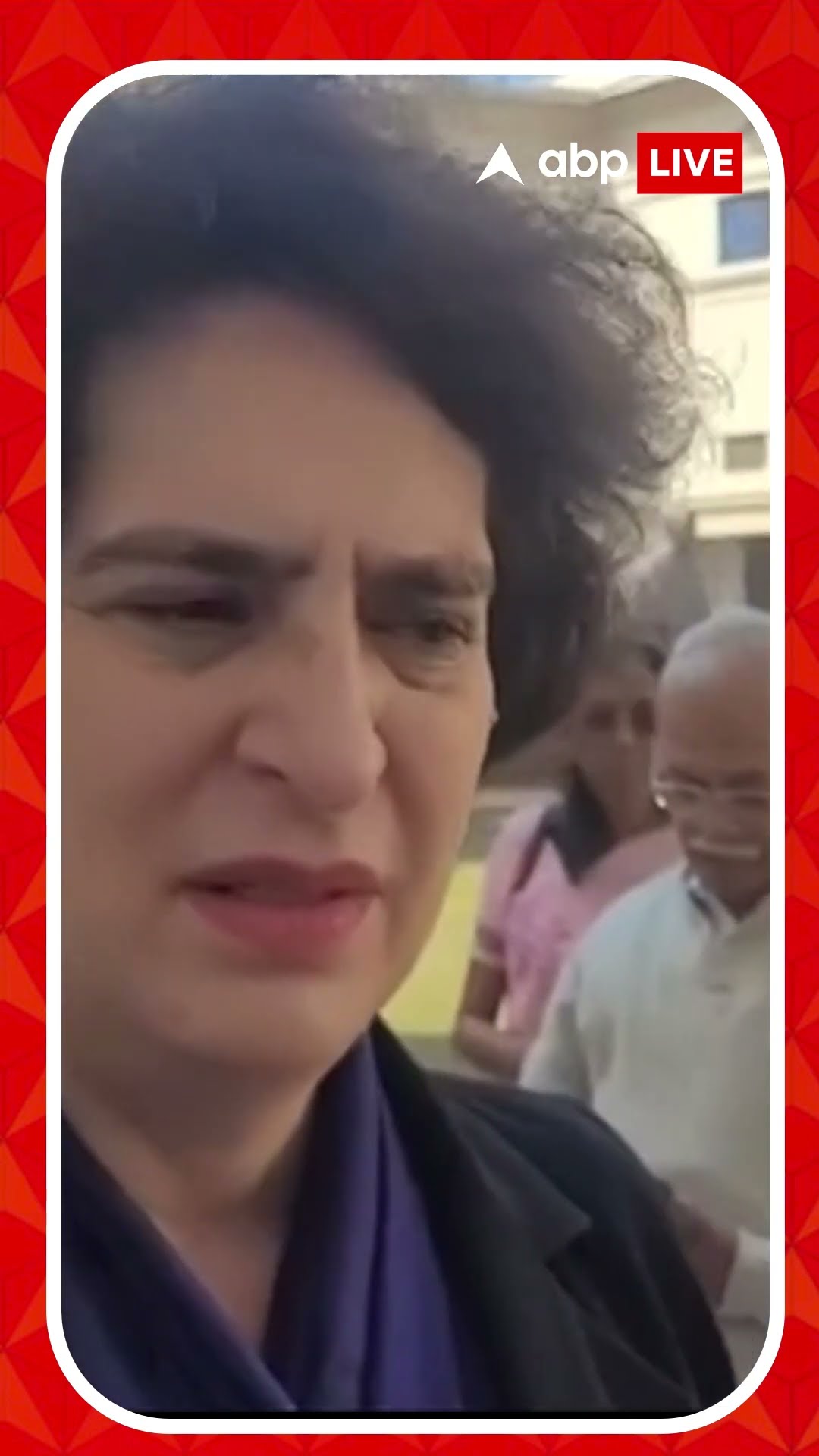 আমেরিকা থেকে ভারতীয়দের দেশে পাঠানোর অভিযোগ ঘিরে উত্তাল সংসদ, কী বললেন প্রিয়ঙ্কা ?