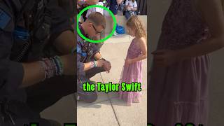 Police officer exchanged friendship bracelets with a young Swifite