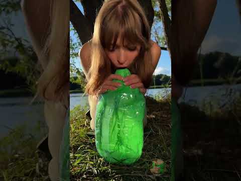 إعادة تدوير البلاستيك القديم من أجل البقاء في الغابة بواسطة امرأة ساحرة حيلة اصنعها بنفسك