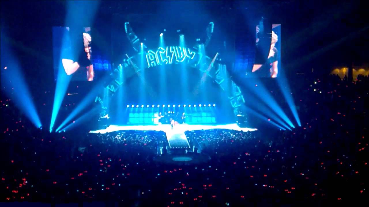 AC/DC Performs at MGM Grand Las Vegas - February 5th 2016 (Live) - YouTube