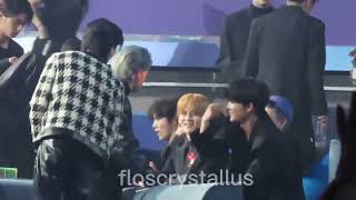 TREASURE and Straykids interaction fancam at MAMA AWARD 2022 | cr: floscrystallus