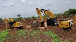 May 30, 2024 Caterpillar HITACHI Excavator Loading Trucks And Operator View